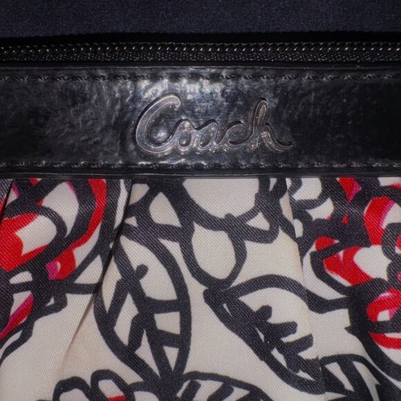 Coach Poppy Y2K Graffiti Daisey Wristlet with hang tag Silver Hardware EUC - Picture 5 of 11